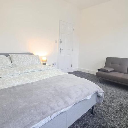 Spacious Private Room In Manor Park Londyn Zewnętrze zdjęcie